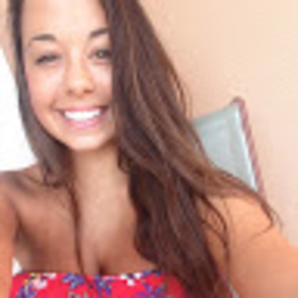 Meet your Posher, Courtney - Picture 1 of 1